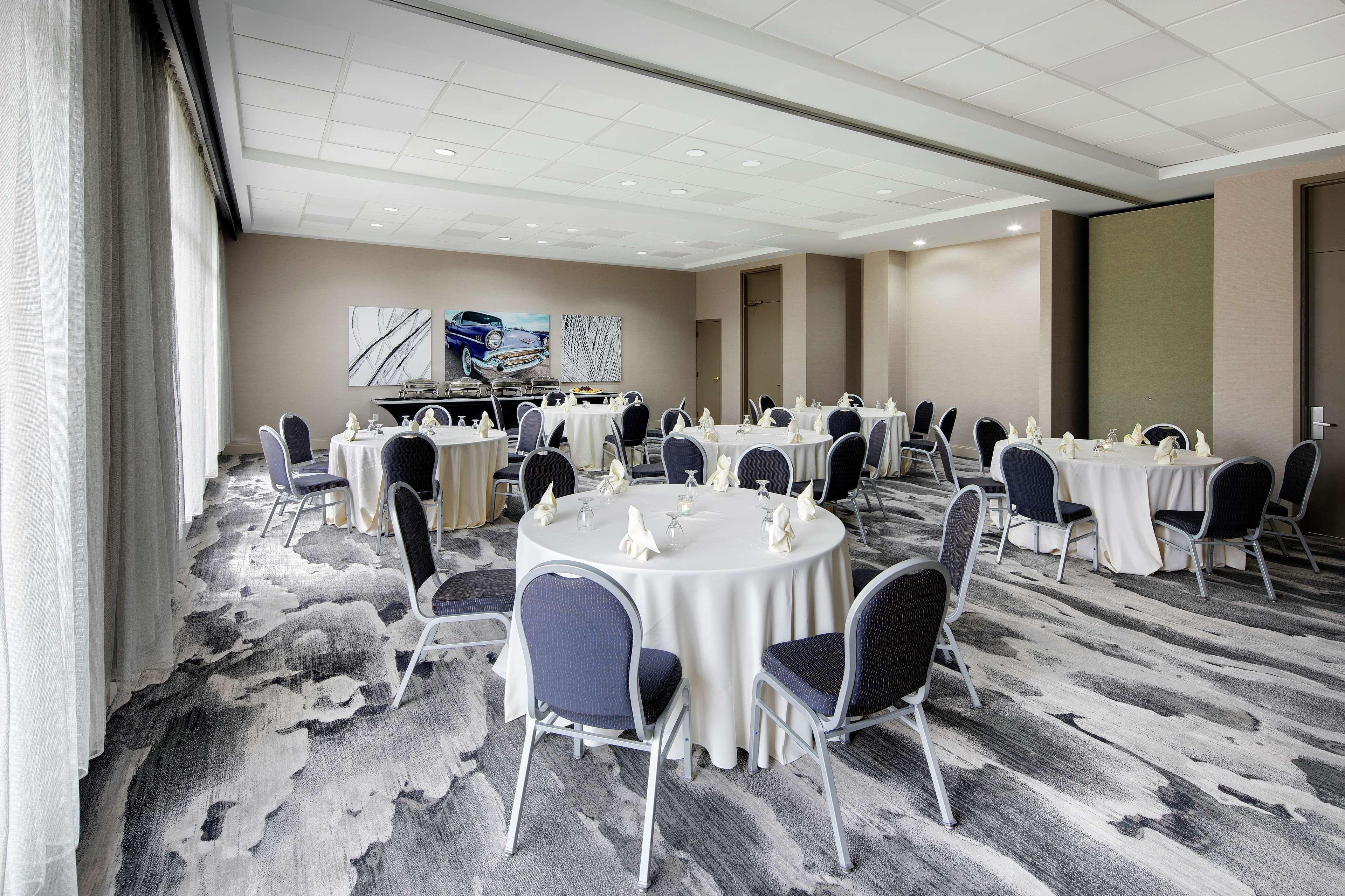 Embassy Suites By Hilton Detroit Troy Auburn Hills Экстерьер фото
