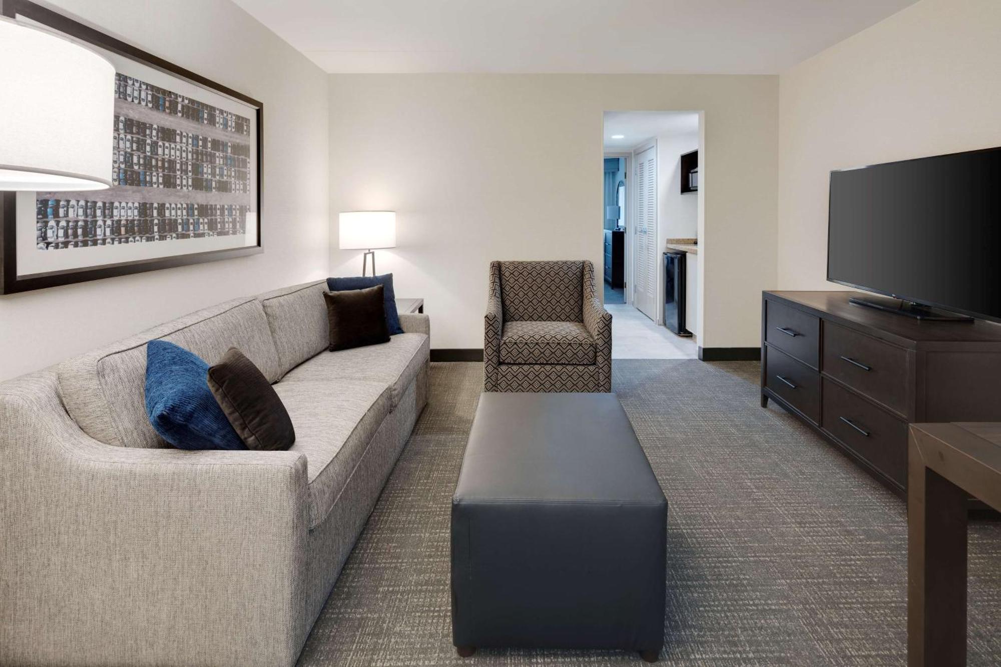 Embassy Suites By Hilton Detroit Troy Auburn Hills Экстерьер фото